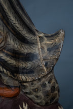 Handgesneden en beschilderd houten eend in Balinese stijl