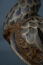Handgesneden en beschilderd houten eend in Balinese stijl