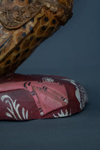 Handgesneden en beschilderd houten eend in Balinese stijl