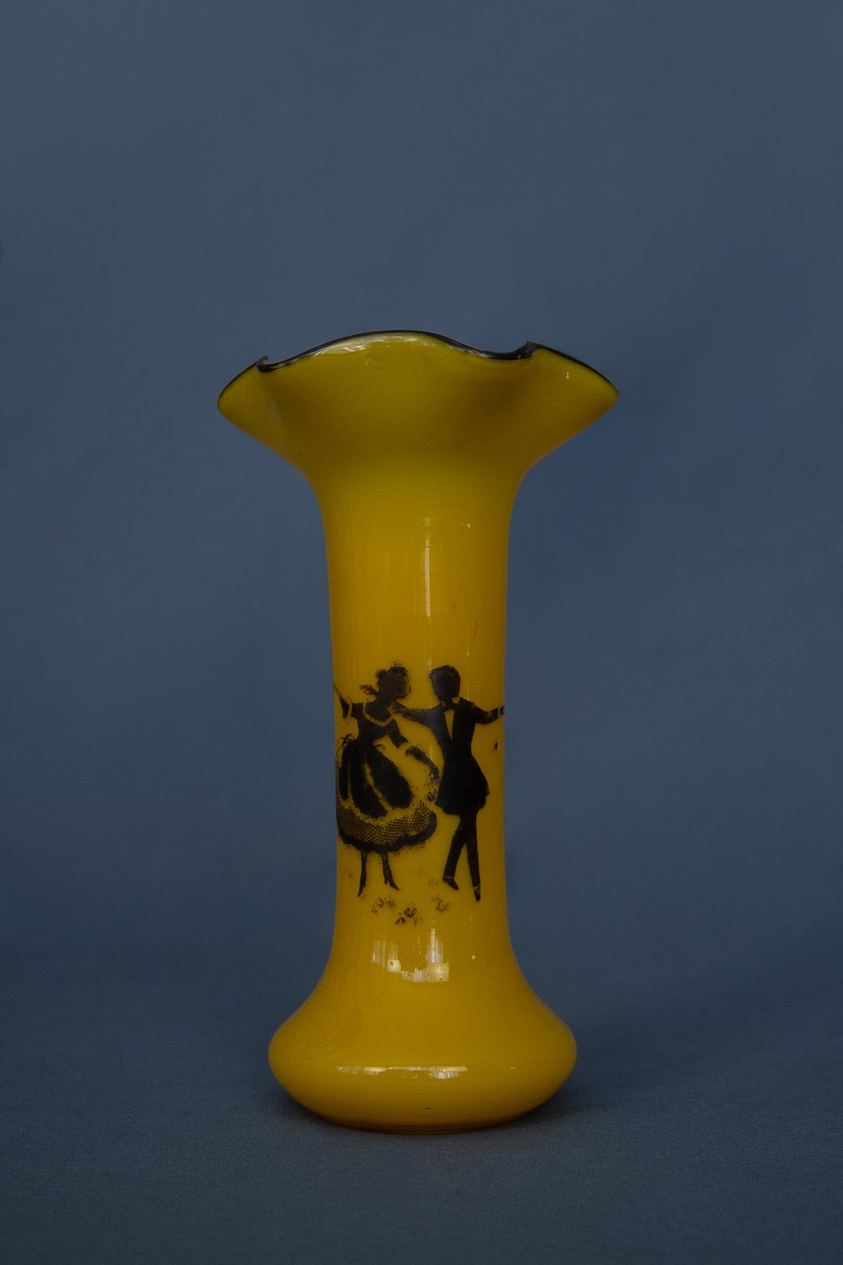 Geel ‘Tango Glass’ Art Deco vaas met zwarte decoratie