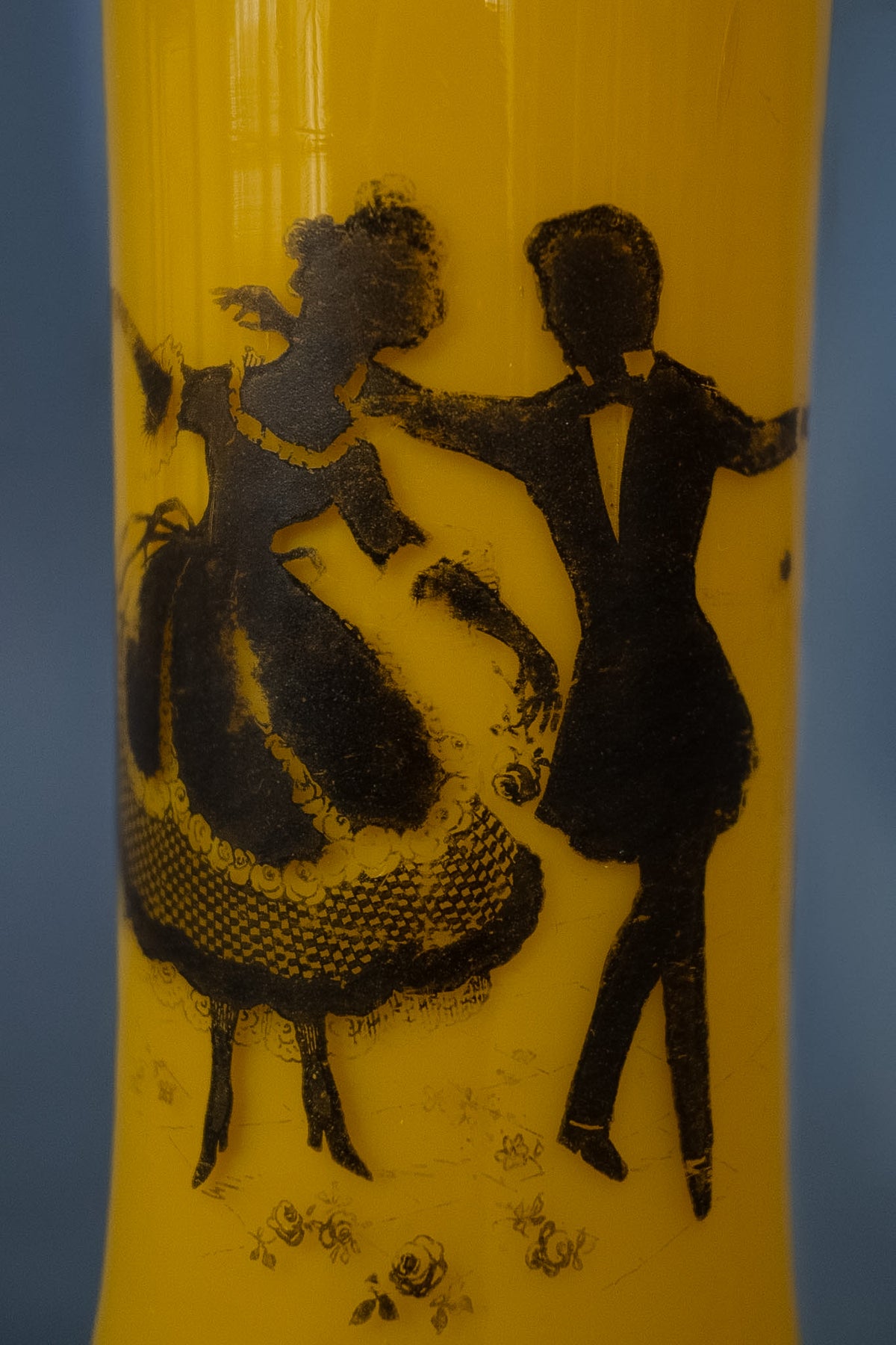 Geel ‘Tango Glass’ Art Deco vaas met zwarte decoratie