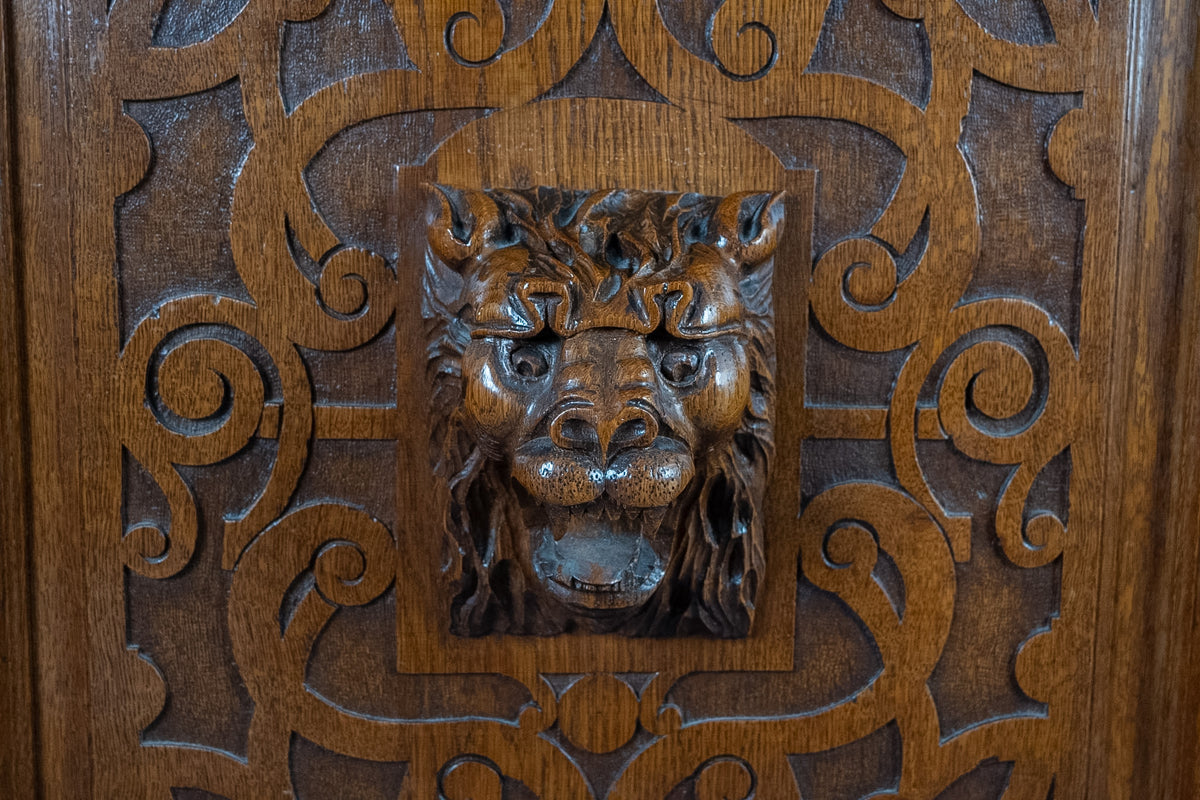 Engels eikenhouten kabinet