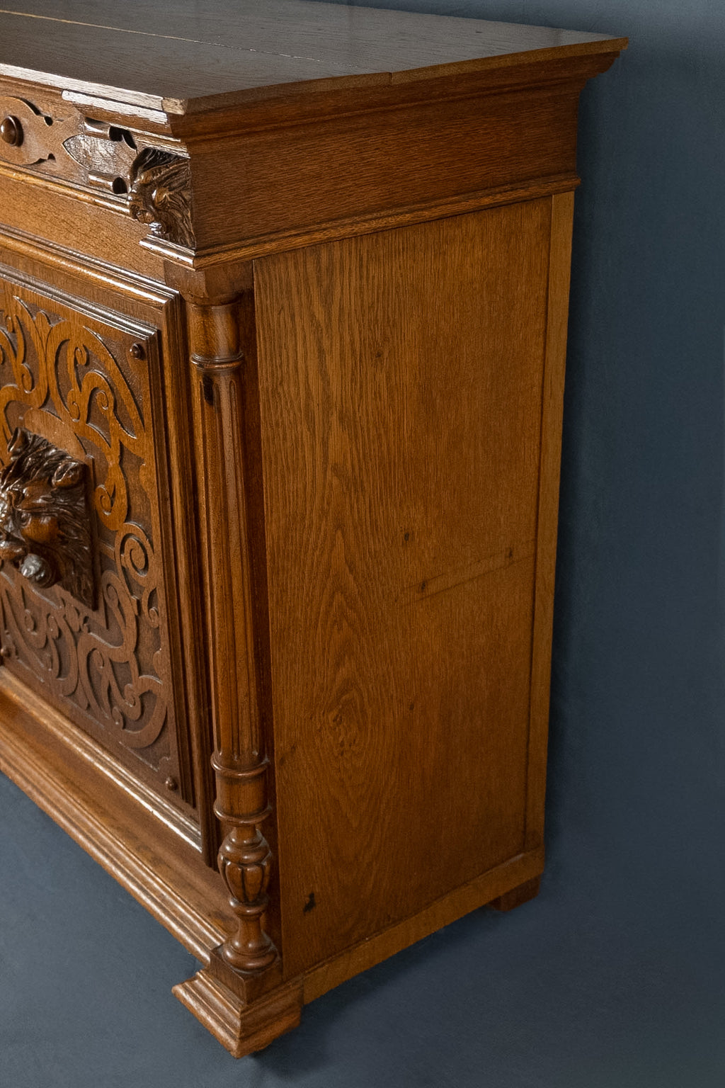 Engels eikenhouten kabinet