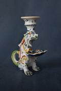 Franse Vieux Rouen faience kandelaar met fantasiedier