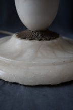 Decoratieve tafellamp met sirene, albast en glazen bol